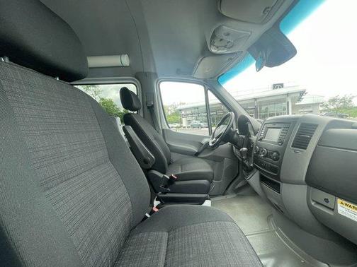 2014 Mercedes-Benz Sprinter 144 HIGH ROOF