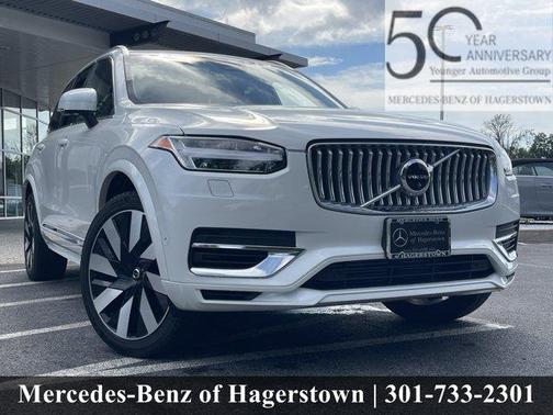 Crystal White Metallic 2023 Volvo XC90 Recharge Plug-In Hybrid T8 Ultimate Bright Theme 7-Seater