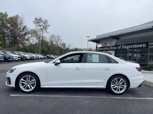 2022 Audi A4 45 S line Premium Plus