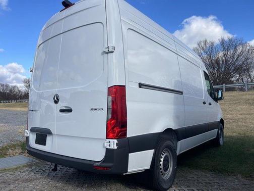 2025 Mercedes-Benz Sprinter 2500 Standard Roof