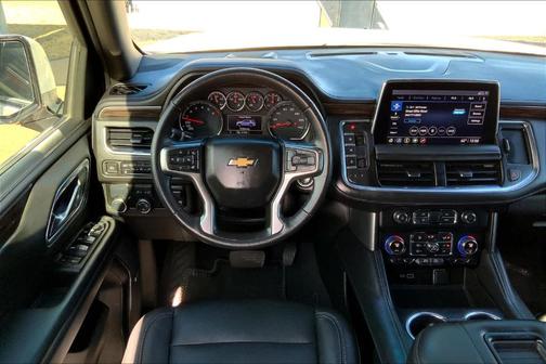 Iridescent Pearl Tricoat 2021 Chevrolet Suburban LT