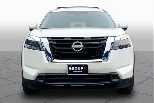 Pearl White Tricoat 2024 Nissan Pathfinder SV FWD