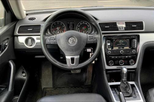 2013 Volkswagen Passat 2.5 SE