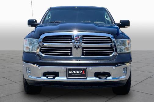 Brilliant Black Crystal Pearlcoat 2016 RAM 1500 SLT