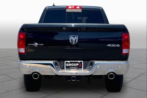 Brilliant Black Crystal Pearlcoat 2016 RAM 1500 SLT