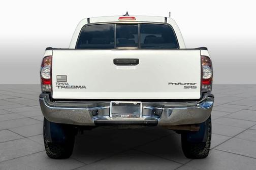 Super White 2015 Toyota Tacoma I4