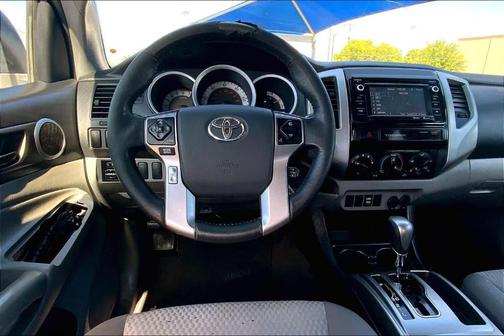 Super White 2015 Toyota Tacoma I4