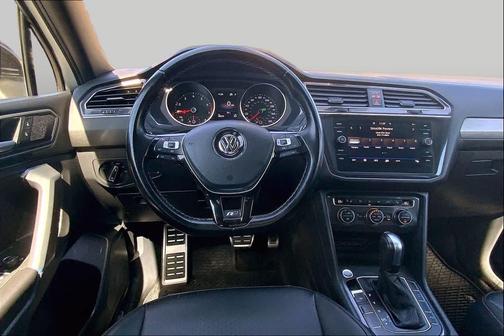 Pure White 2020 Volkswagen Tiguan 2.0T SE R-Line Black