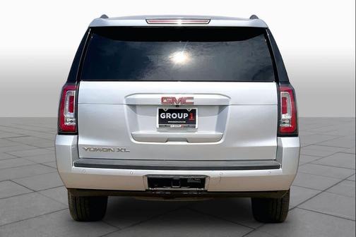 Quicksilver Metallic 2017 GMC Yukon XL SLT