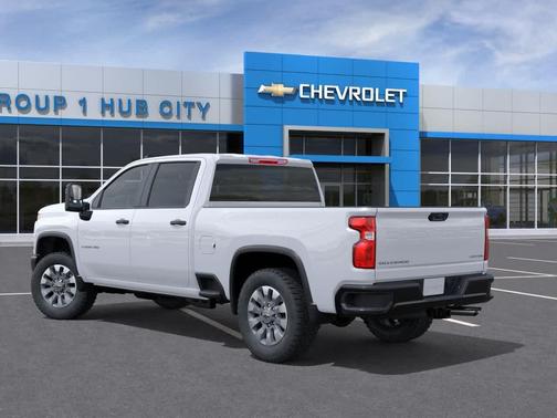 Summit White 2026 Chevrolet Silverado 2500 Custom