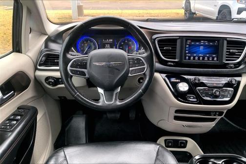 2019 Chrysler Pacifica Touring-L