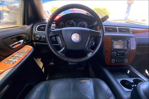 Black 2008 Chevrolet Suburban 2500 LT