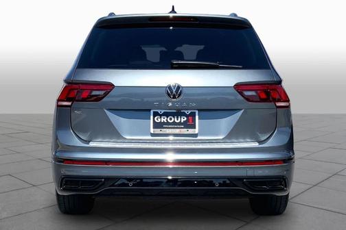 Platinum Gray Metallic 2024 Volkswagen Tiguan 2.0T SE R-Line Black