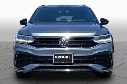 Platinum Gray Metallic 2024 Volkswagen Tiguan 2.0T SE R-Line Black