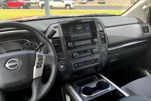 2024 Nissan Titan SV
