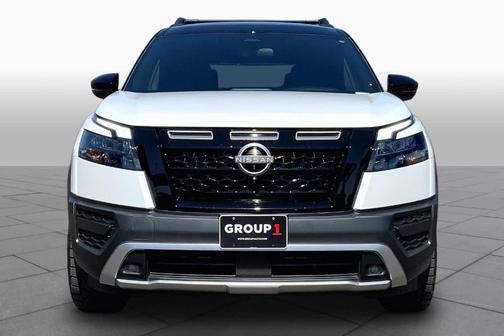 White / Black 2025 Nissan Pathfinder Rock Creek