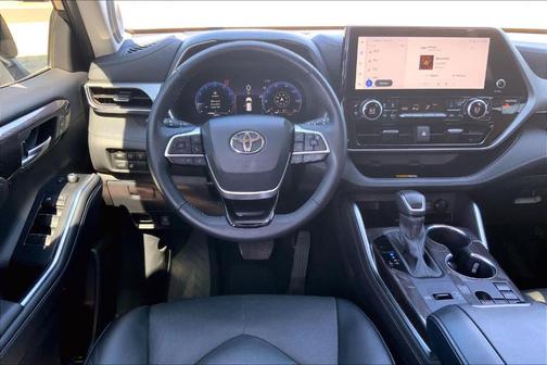 2024 Toyota Highlander Platinum