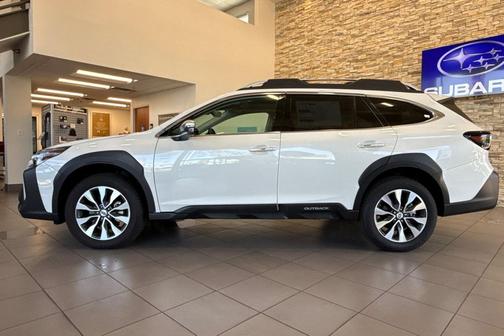 2025 Subaru Outback Touring XT