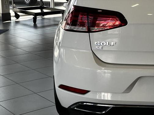 2018 Volkswagen Golf TSI S