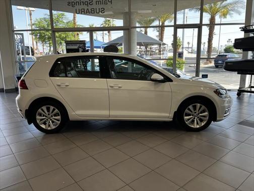 2018 Volkswagen Golf TSI S