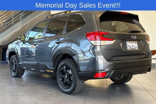 Magnetite Gray Metallic 2025 Subaru Forester Wilderness