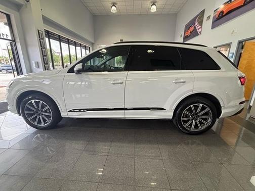2024 Audi Q7 45 Premium