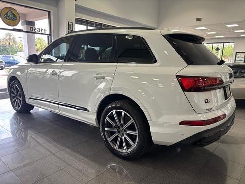 2024 Audi Q7 45 Premium