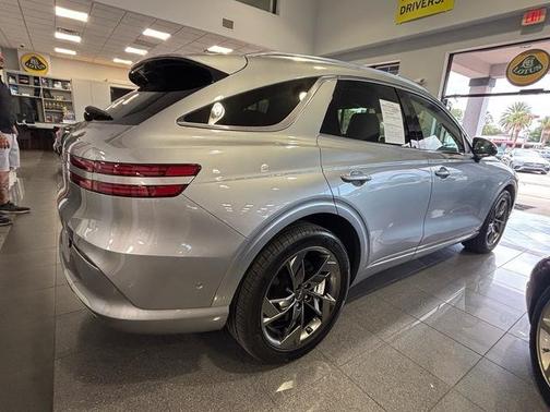 2023 Genesis Electrified GV70 Advanced