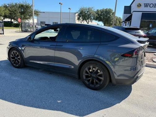 2022 Tesla Model X Base