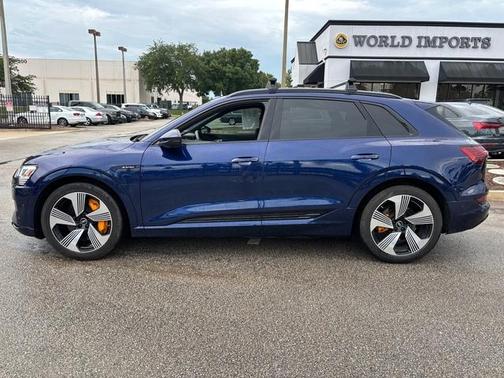 2022 Audi e-tron Premium