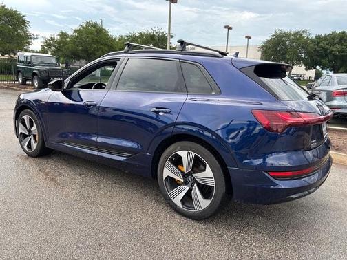 2022 Audi e-tron Premium