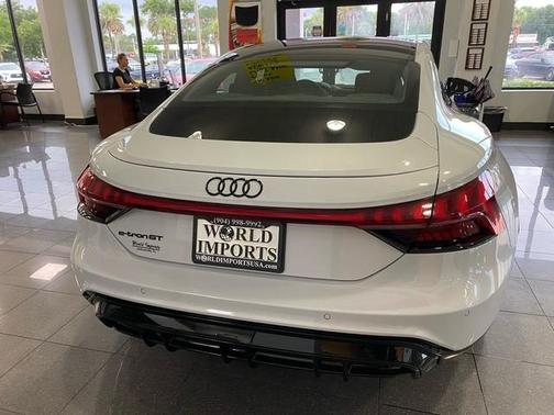 2024 Audi e-tron GT Prestige