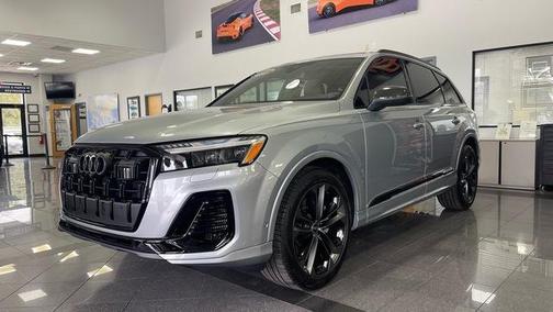 2025 Audi Q7 55 Premium