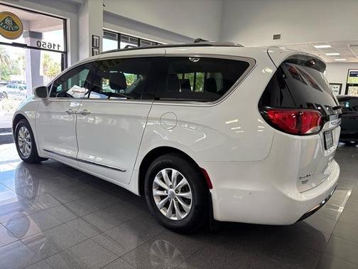 2019 Chrysler Pacifica Touring-L