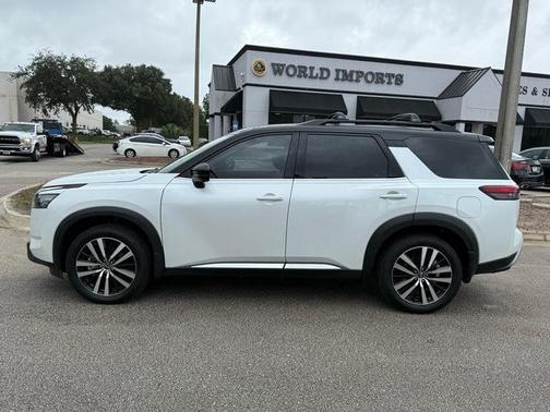 2025 Nissan Pathfinder Platinum