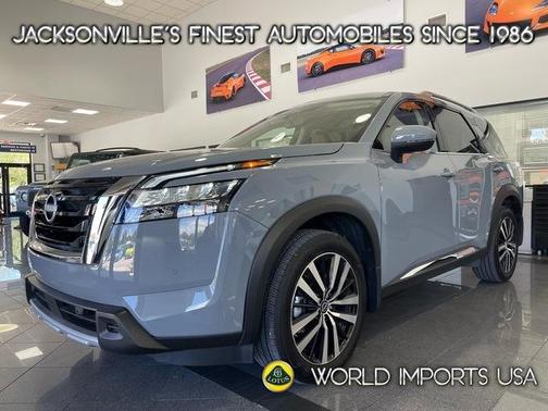 Boulder Gray Metallic 2025 Nissan Pathfinder Platinum