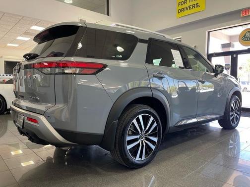 Boulder Gray Metallic 2025 Nissan Pathfinder Platinum