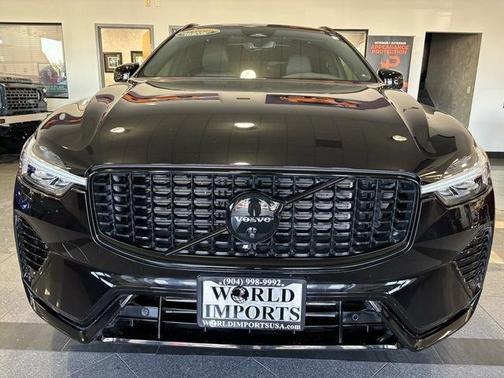 2024 Volvo XC60 Recharge Plug-In Hybrid T8 Ultimate Black Edition