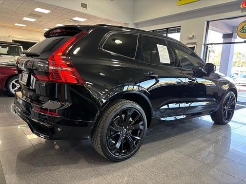 2024 Volvo XC60 Recharge Plug-In Hybrid T8 Ultimate Black Edition