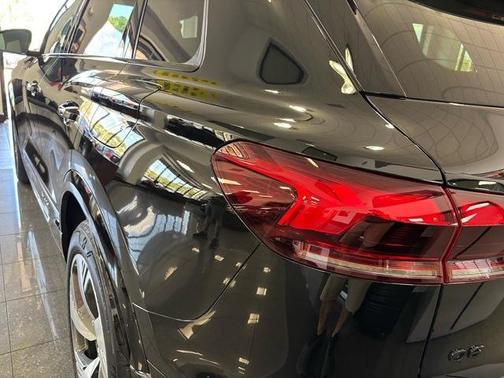 2025 Audi Q6 e-tron Premium