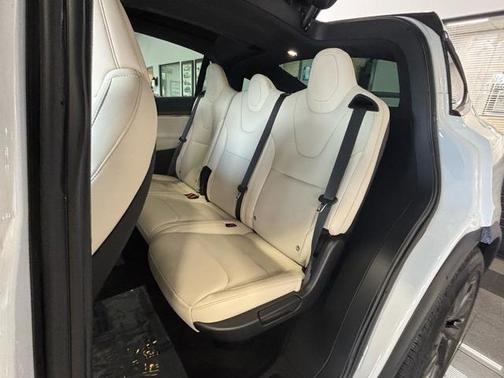 2022 Tesla Model X Base