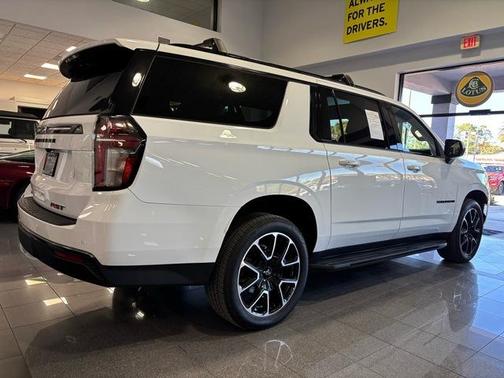 2021 Chevrolet Suburban RST