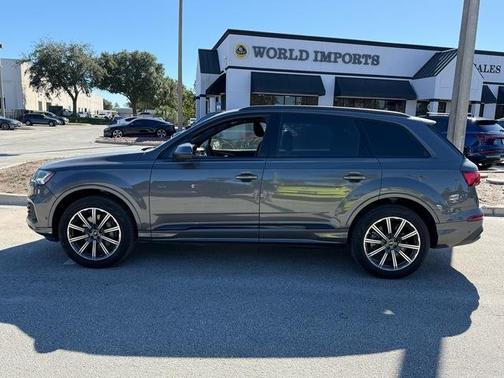 2024 Audi Q7 45 Premium