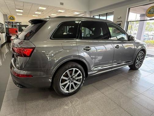 2024 Audi Q7 45 Premium