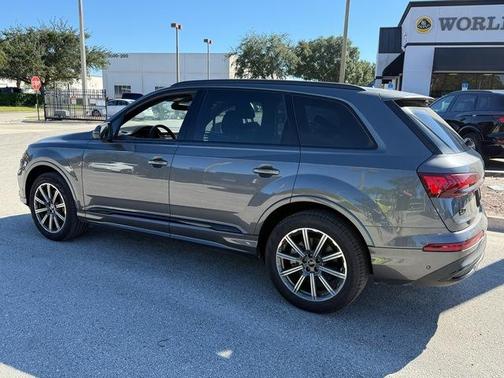 2024 Audi Q7 45 Premium