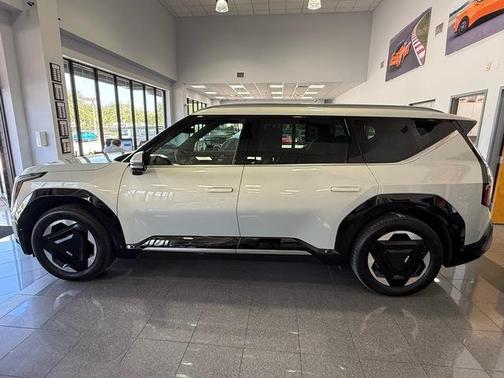 2024 Kia EV9 Land