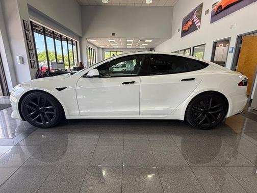 2022 Tesla Model S Plaid