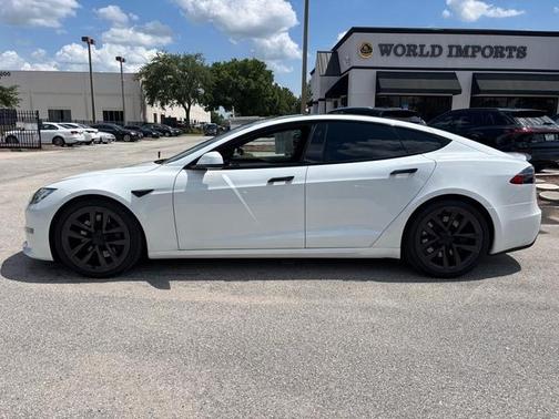 2022 Tesla Model S Plaid