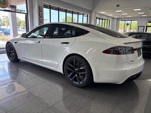 2022 Tesla Model S Plaid