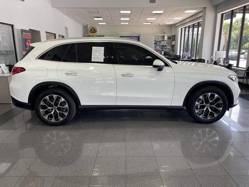 White 2025 Mercedes-Benz GLC 350e Base 4MATIC